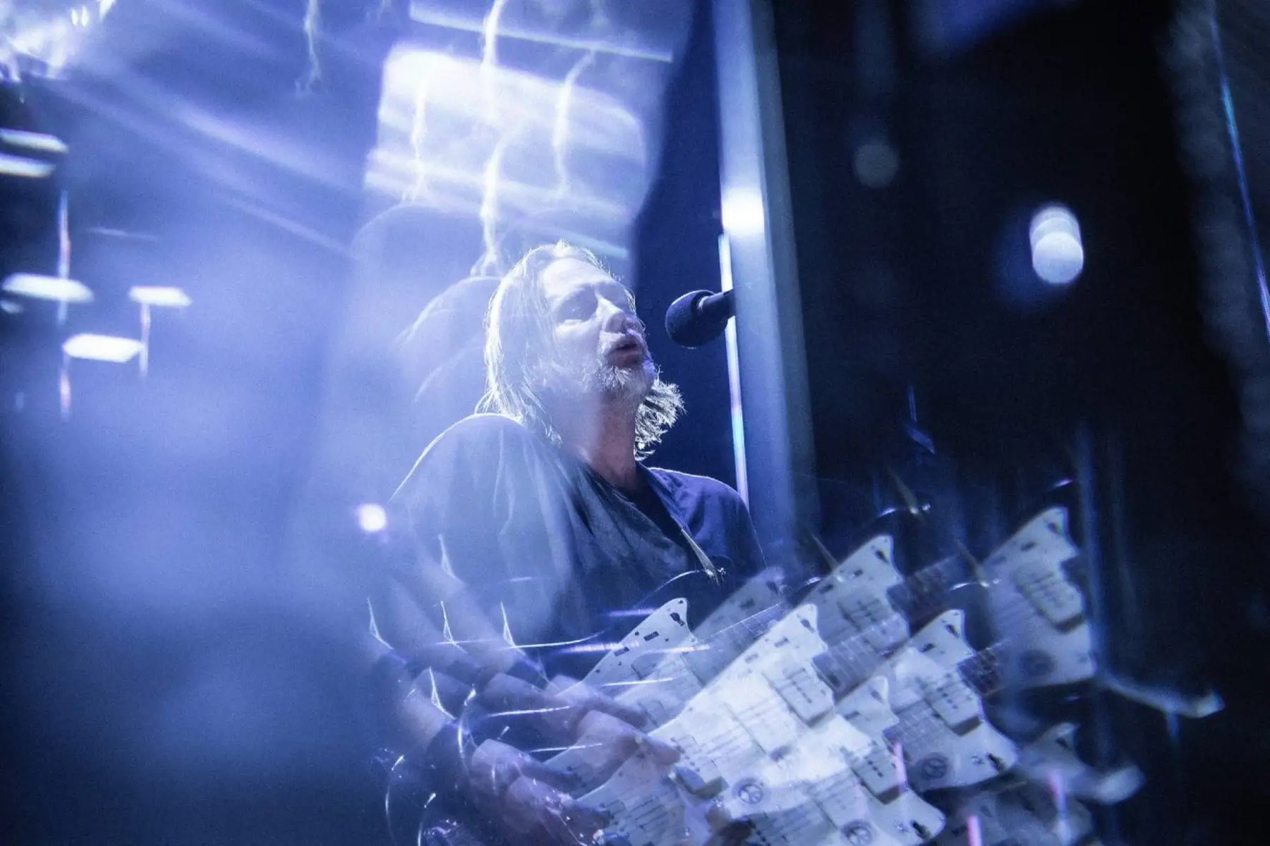 Thom Yorke de Radiohead sobre el escenario