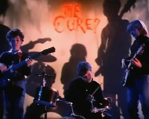 The Cure en el videoclip de “Boys Don't Cry”