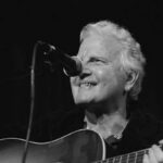 Billy Steinberg con su guitarra