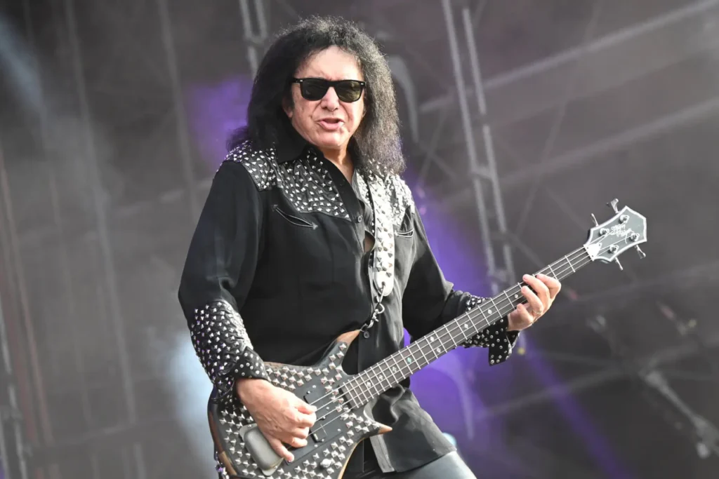 Gene Simmons de Kiss en el escenario