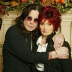 Ozzy Osbourne y Sharon Osbourne en una silla