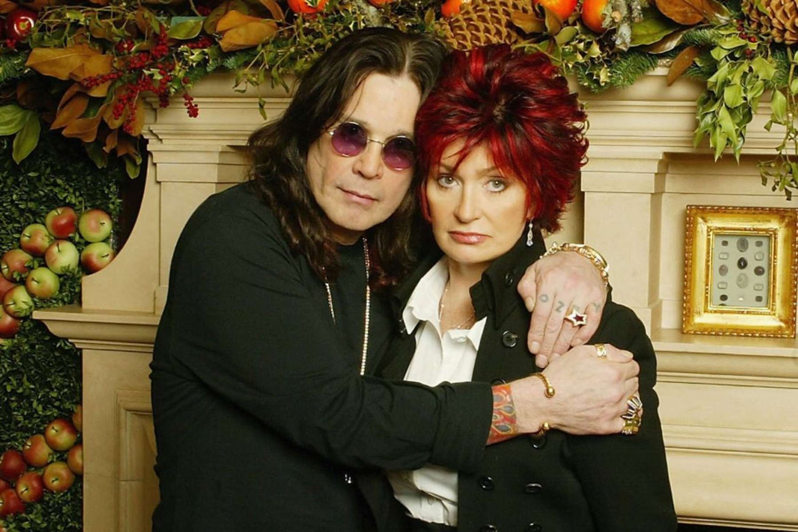 Ozzy Osbourne y Sharon Osbourne en una silla