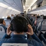 United Airlines prohíbe volar sin audífonos
