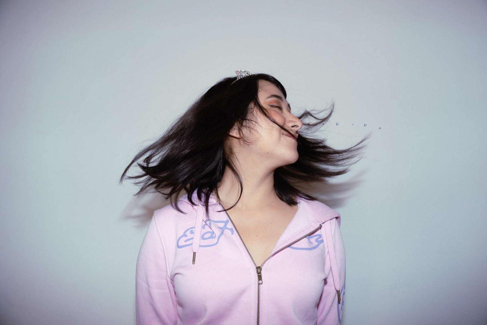 Bri!!o sacudiendo la cabeza