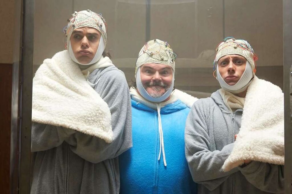 Ca7riel y Paco Amoroso vestidos como pacientes