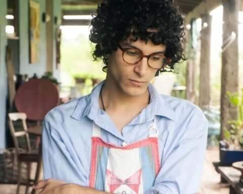 Fabricio Robles con los brazos cruzados