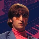 John Lennon con su piano