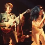John Lennon y Yoko Ono sobre el escenario