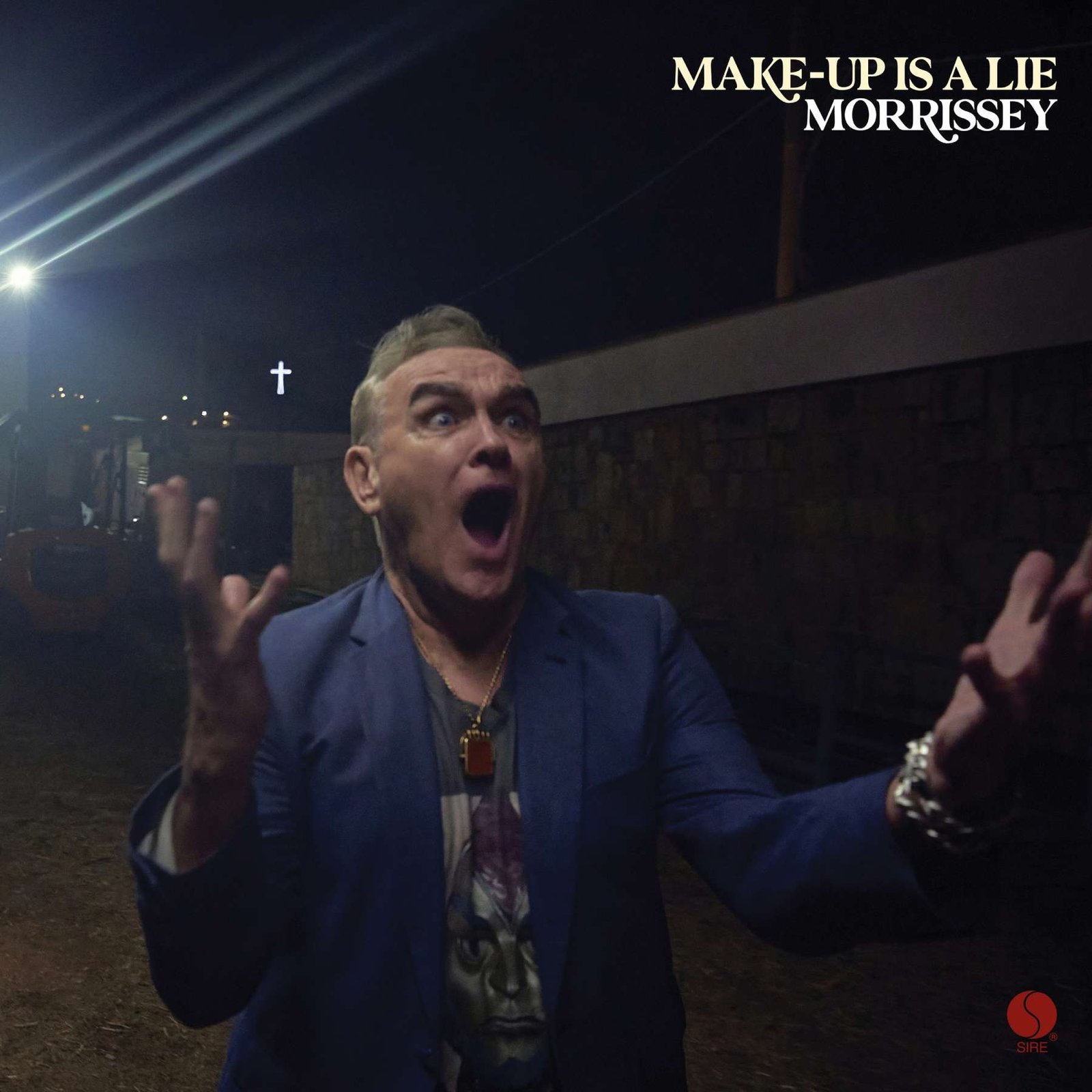 Morrissey en la portada de Make Up Is A Lie