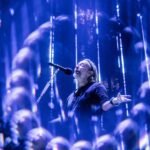 Thom Yorke de Radiohead cantando