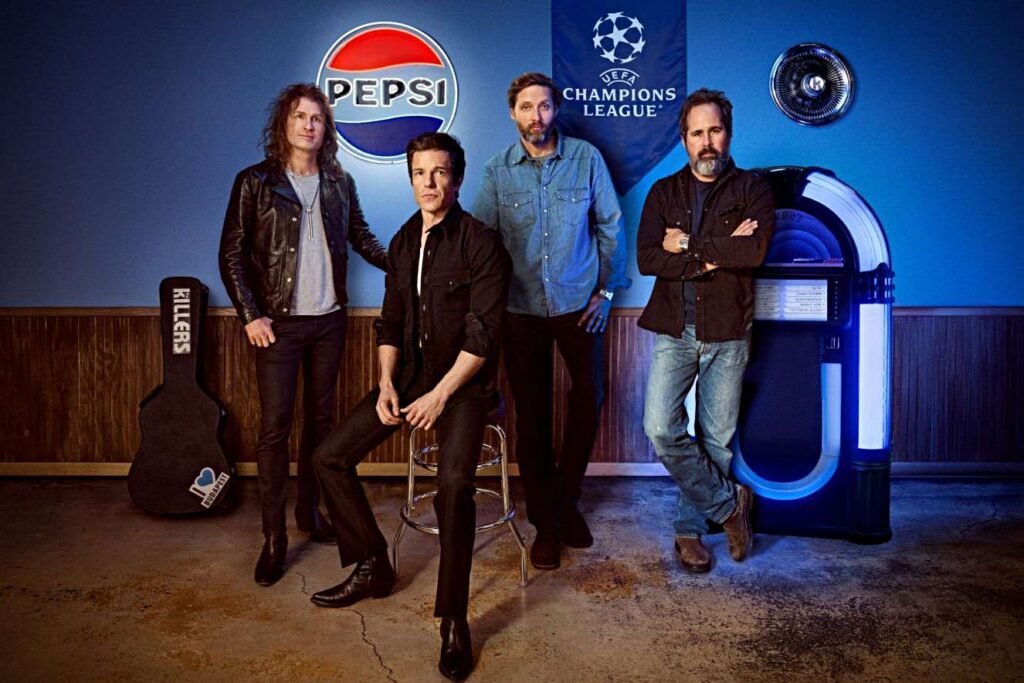The Killers con una rocola de Pepsi