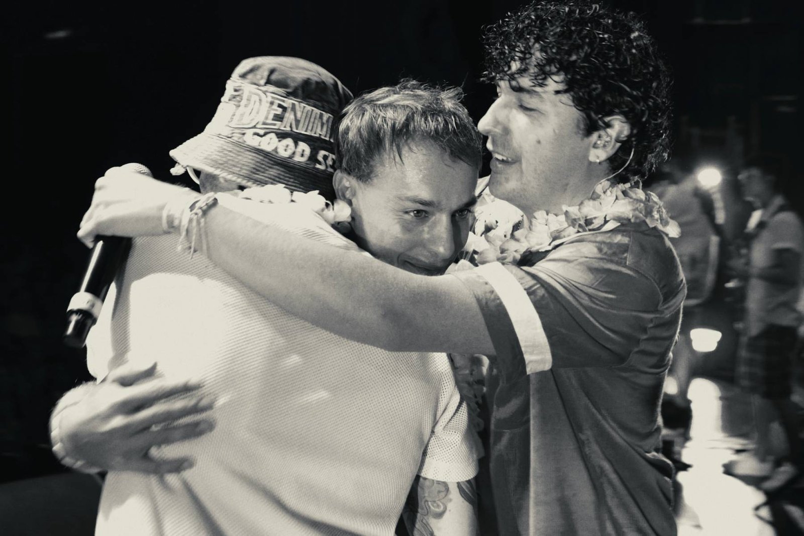 Alex Luna, DAAZ, Sabino abrazados