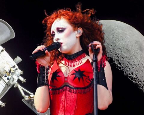 Chappell Roan con Artemis II