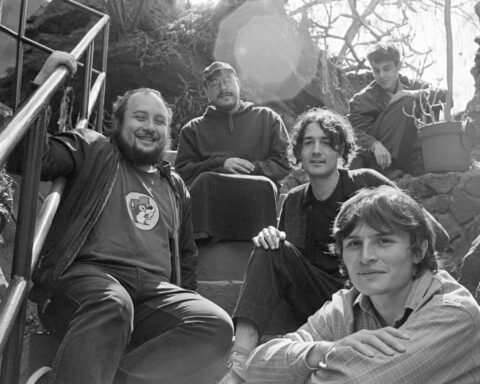 Diles que no me maten sentados en una escalera