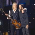 Paul McCartney y Ringo Starr en el escenario