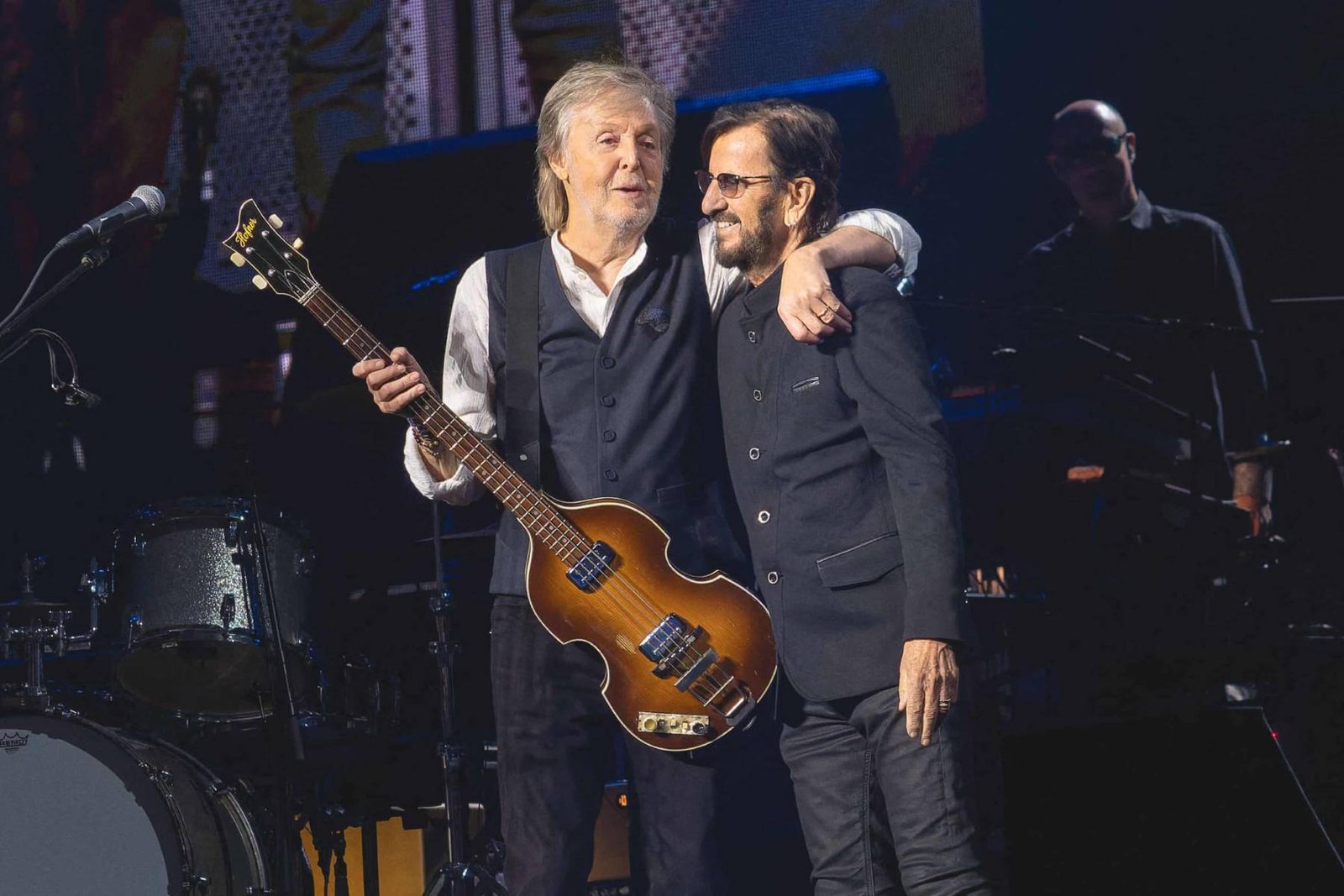 Paul McCartney y Ringo Starr en el escenario