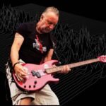 Peter Hook sobre el escenario