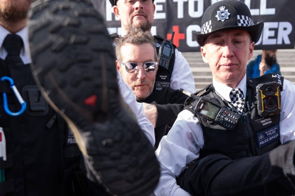 Robert del Naja es arrestado en Londres