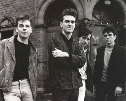 The Smiths frente al Salford Lads Club