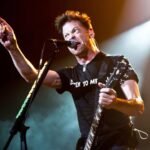 Jason Newsted en el escenario