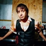 Julian Casablancas de The Strokes en el estudio