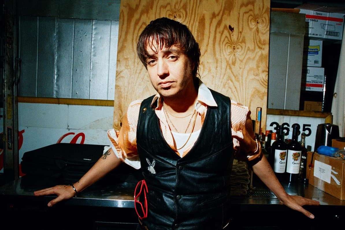 Julian Casablancas de The Strokes en el estudio