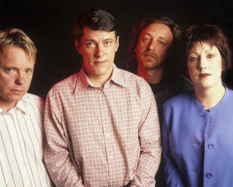 New Order posando como cuarteto