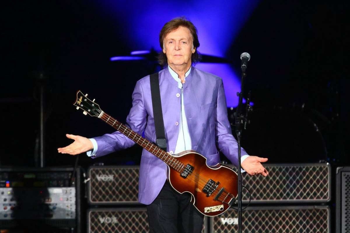 Paul McCartney sobre el escenario