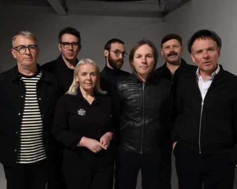 Belle & Sebastian posando