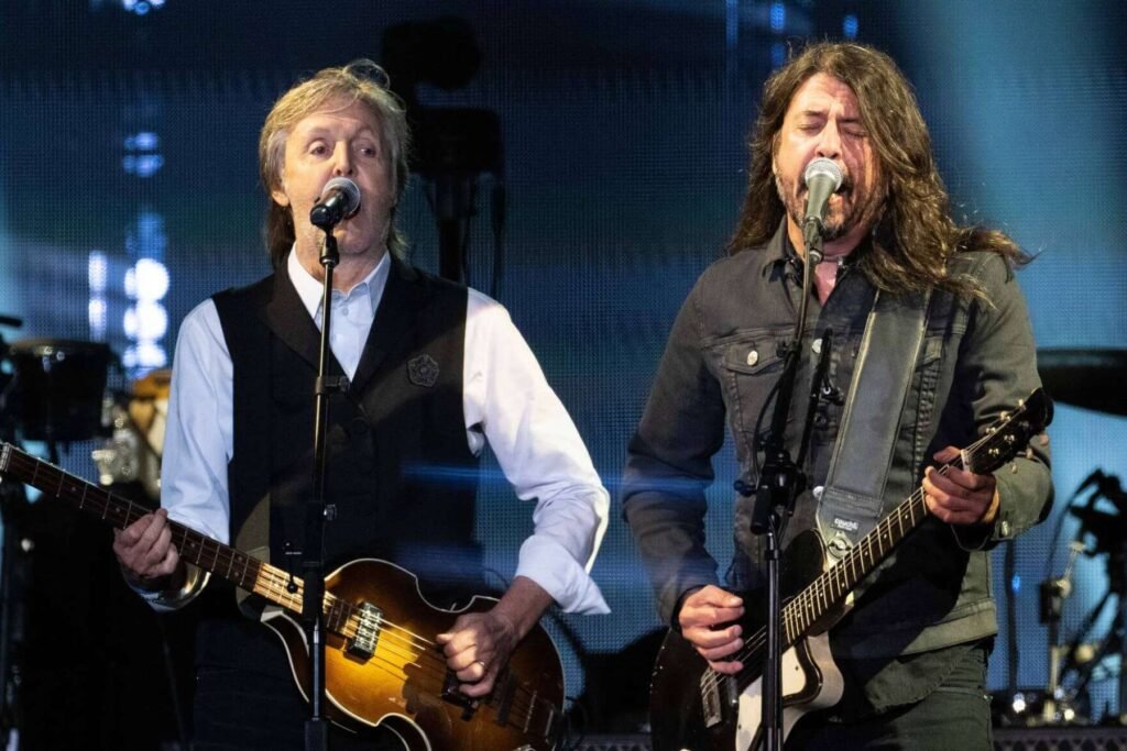 Dave Grohl de Foo Fighters y Paul McCartney