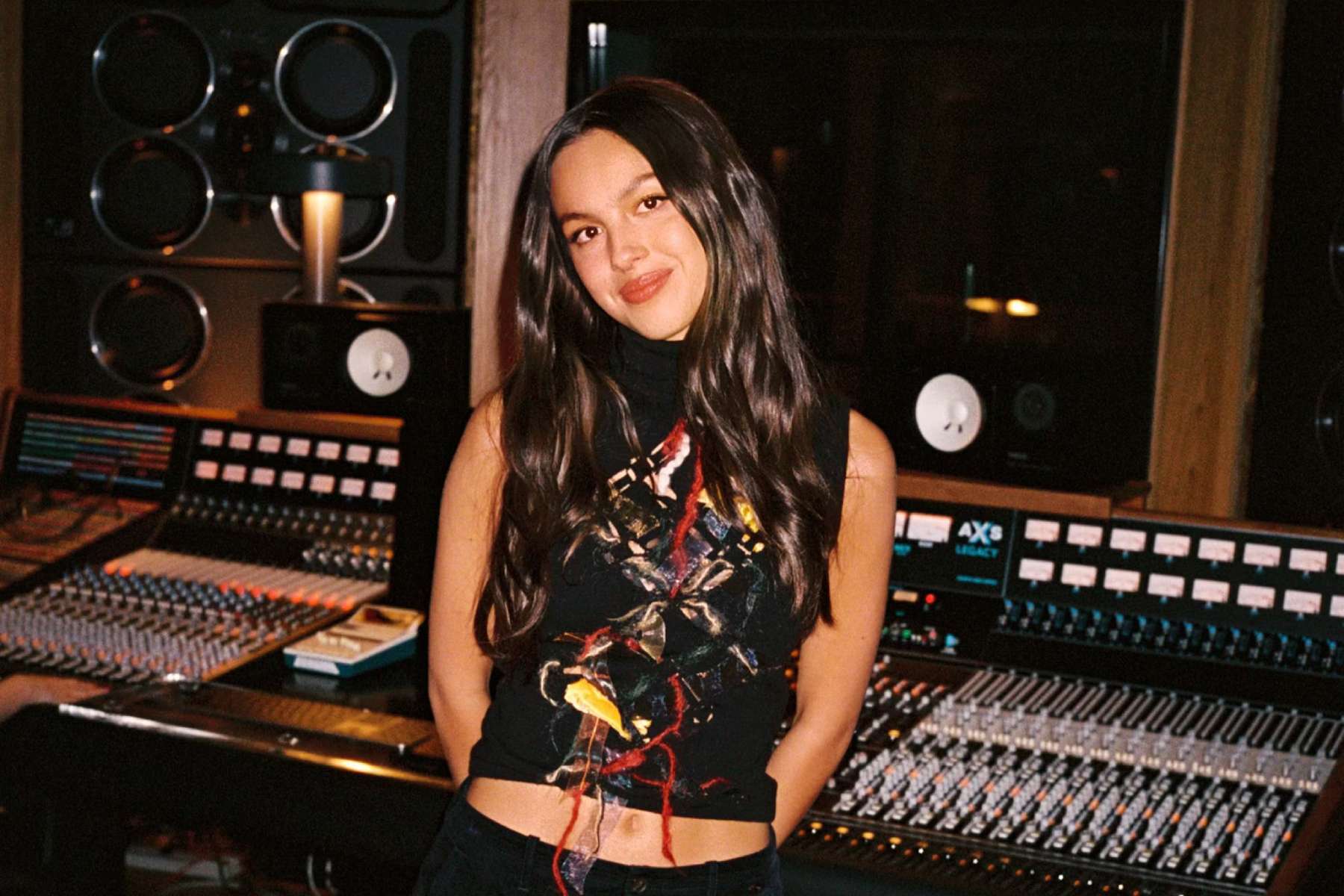 Olivia Rodrigo en el estudio de grabación
