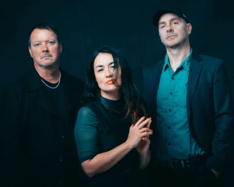bôa: Jasmine Rodgers, Alex Caird y Lee Sullivan