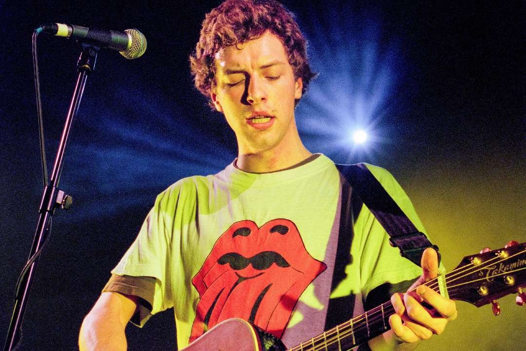 Chris Martin de Coldplay sobre el escenario en el 2000