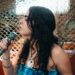 Clara Yolks graba su live session "Desde el Corazón del Agua" en altamar
