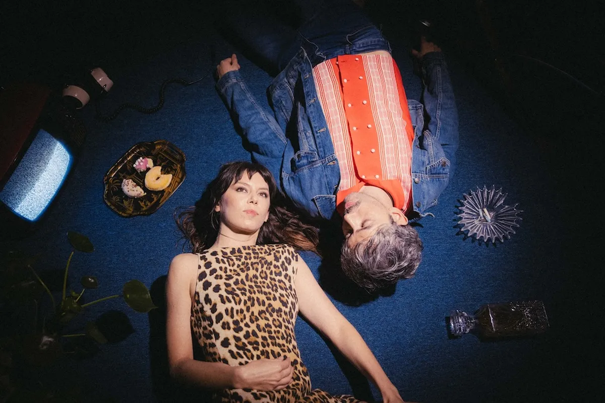 Dënver, Mariana Montenegro y Milton Mahan