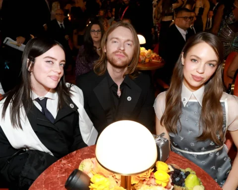 Billie Eilish, Finneas O'Connell y Claudia Sulewski