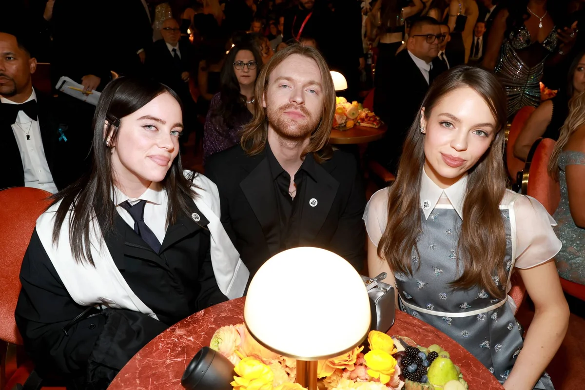 Billie Eilish, Finneas O'Connell y Claudia Sulewski