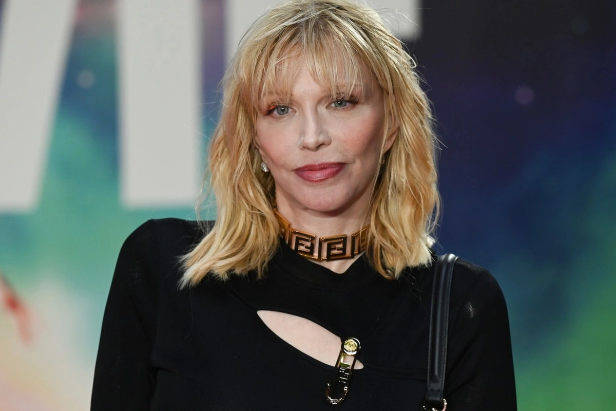 Courtney Love en la premiere de Moonage Daydream en Londres, 2022