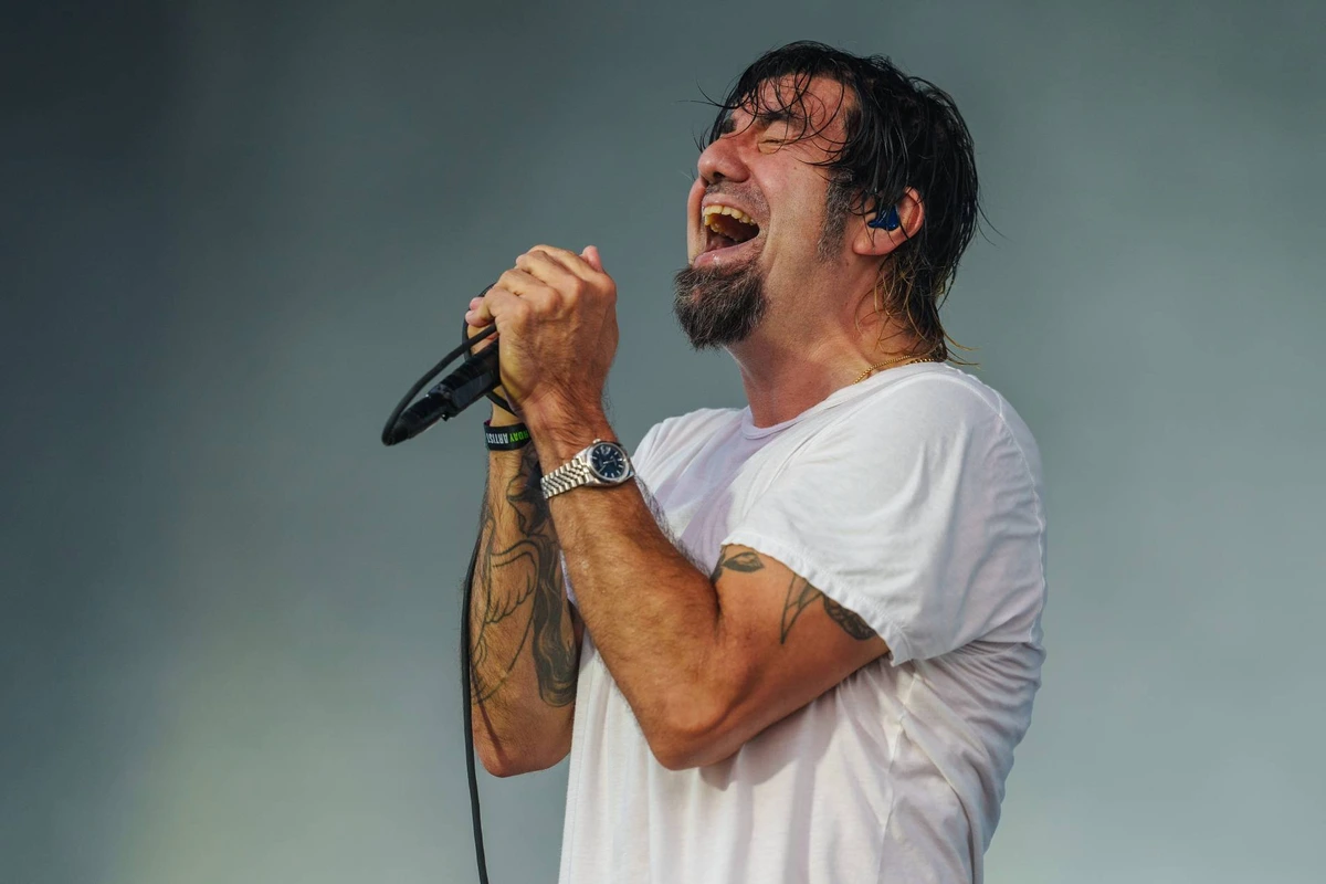 Chino Moreno de Deftones en vivo