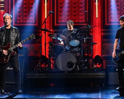 Dogstar interpretando en vivo en The Tonight Show con Jimmy Fallon