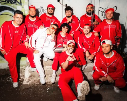 La Combo Tortuga vestidos de rojo