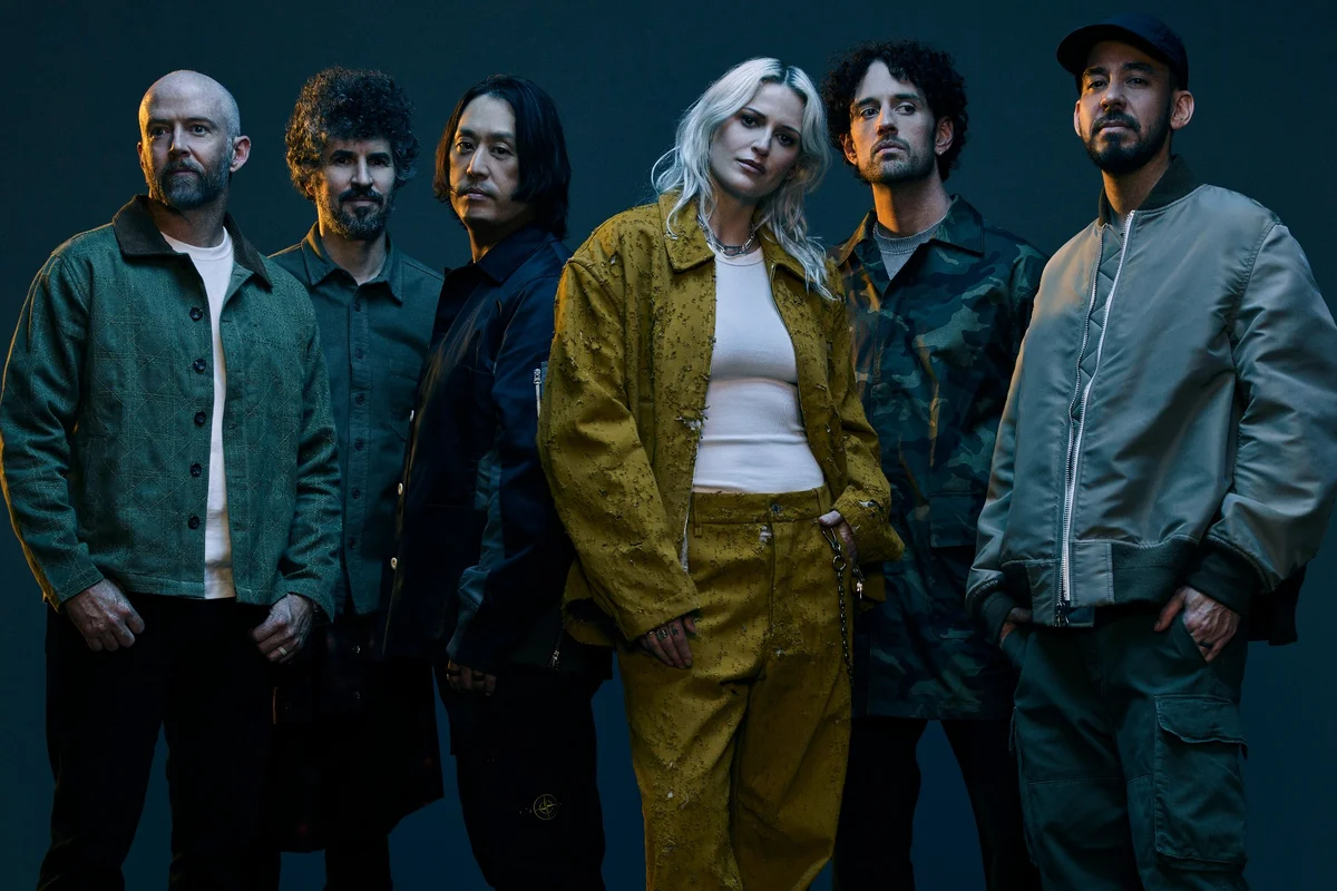 Linkin Park con su formación actual: Emily Armstrong, Mike Shinoda, Joe Hahn, Brad Delson y Dave Farrell
