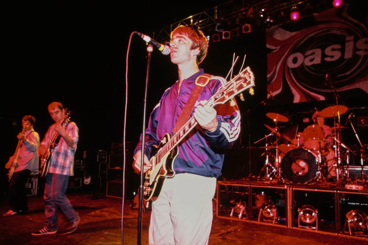 Oasis en 1994, año de su álbum debut Definitely Maybe