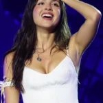 Olivia Rodrigo en Daisy Chain Fields 2026
