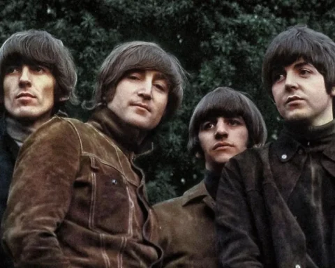 The Beatles durante la sesión fotográfica de Rubber Soul, 1965