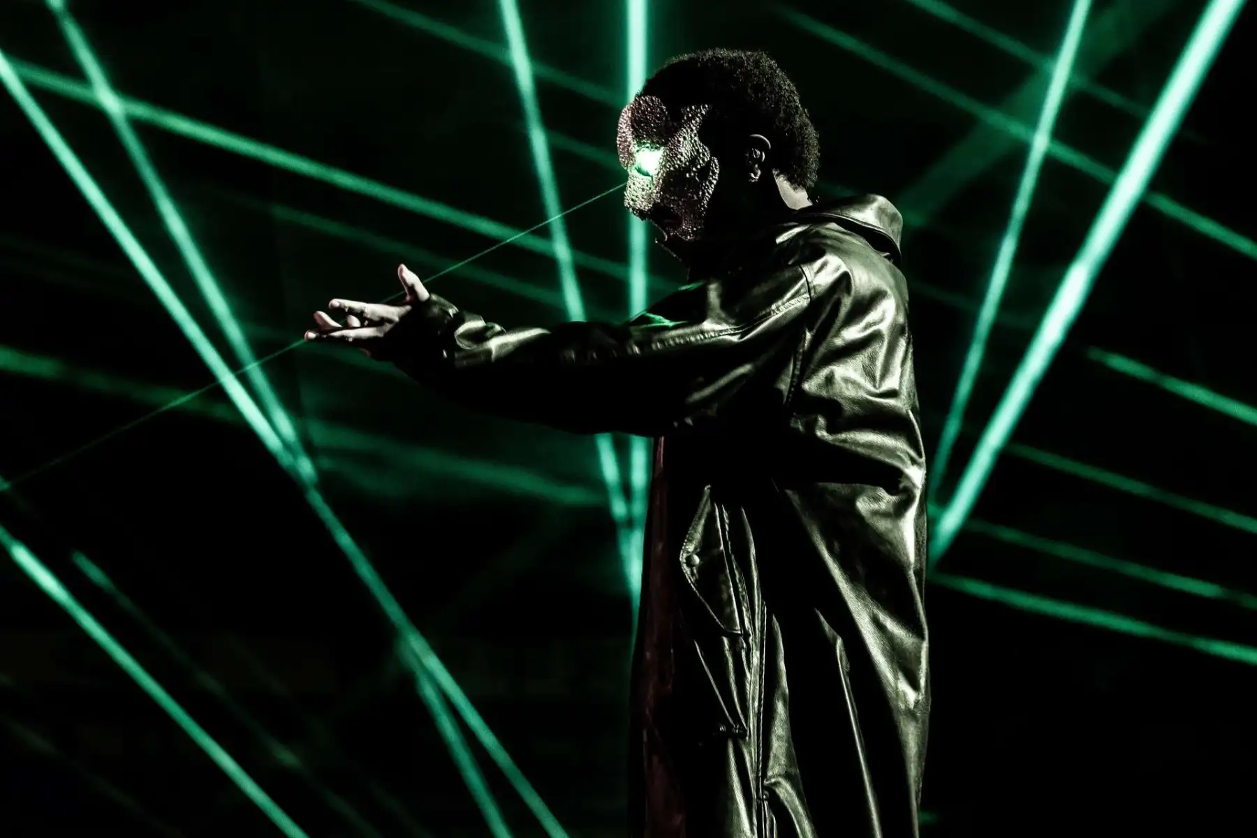 The Weeknd con máscara en Tokio