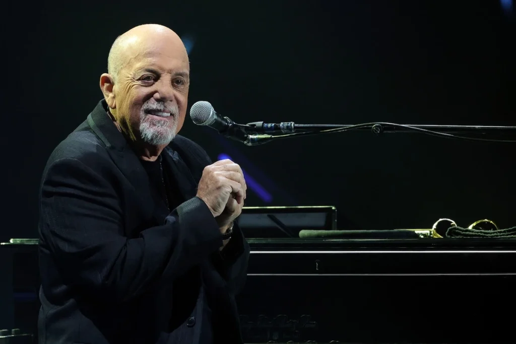 Billy Joel se presenta en el Allegiant Stadium el 9 de noviembre de 2024, en Las Vegas, Nevada.