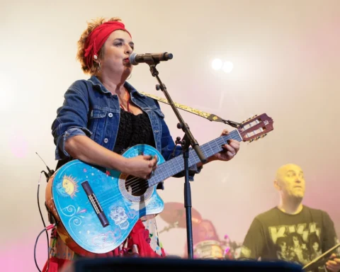 Amparanoia en el Festival du Bout du Monde 2017