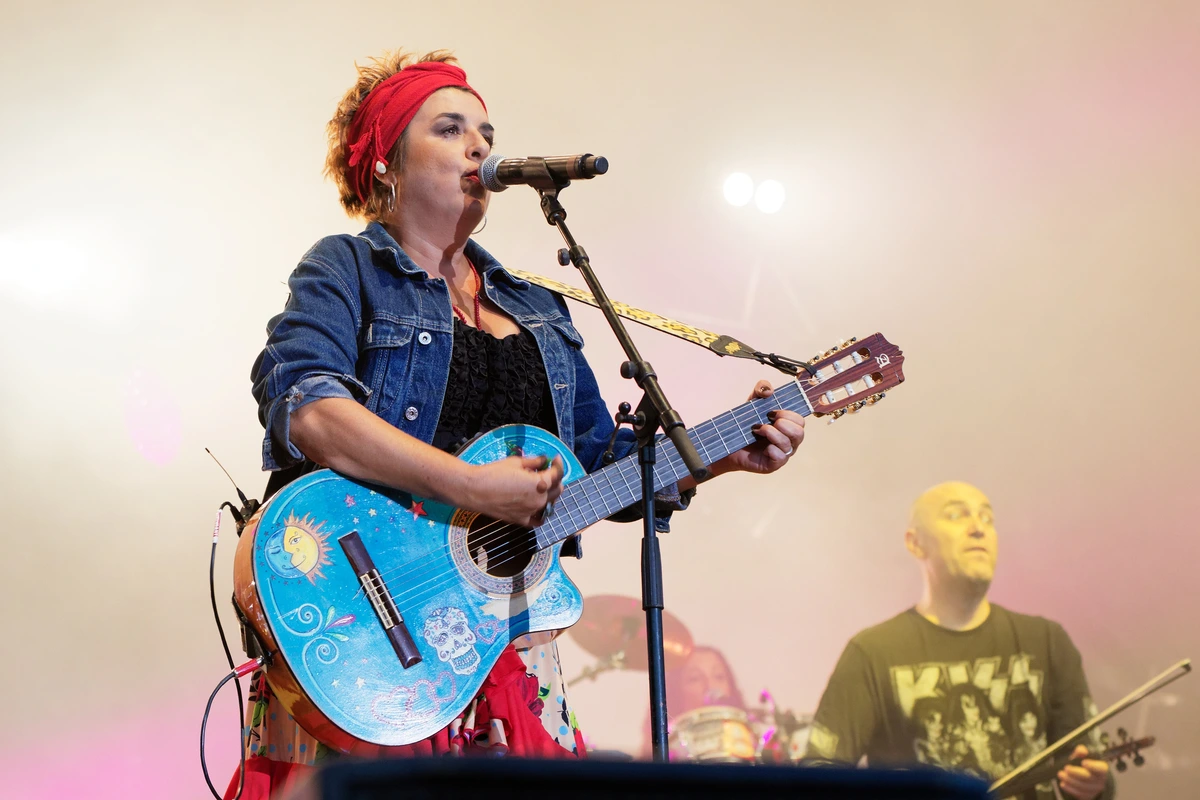 Amparanoia en el Festival du Bout du Monde 2017