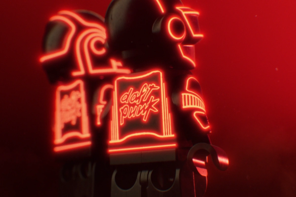 Daft Punk se asocia con Lego para un set basado en su escenario de pirámide